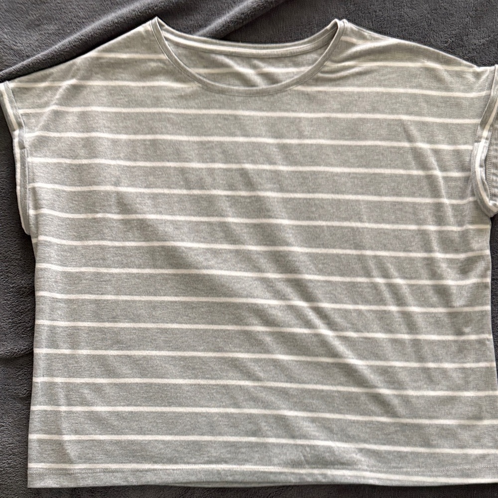 ZYIA Gray and White Striped Short Sleeve Tee